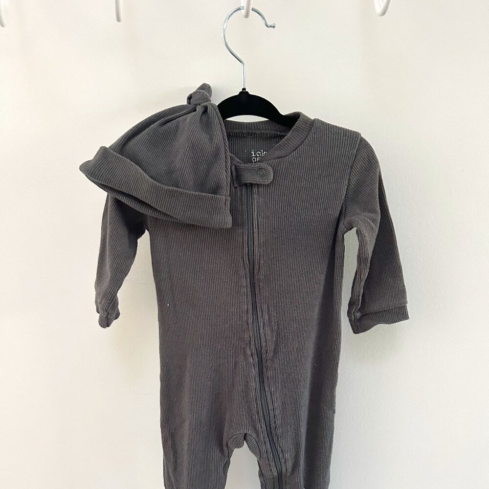 Dark Gray Footed Onesie with Matching Hat 3-6M